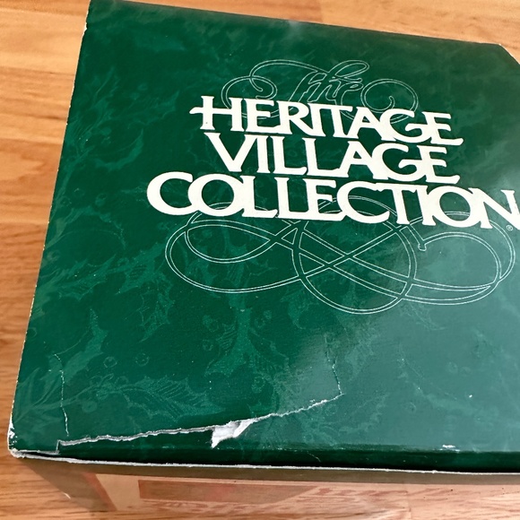 Department 56 Heritage Village Collection Nine Ladies Dancing IX Dickens Village - Picture 16 of 16